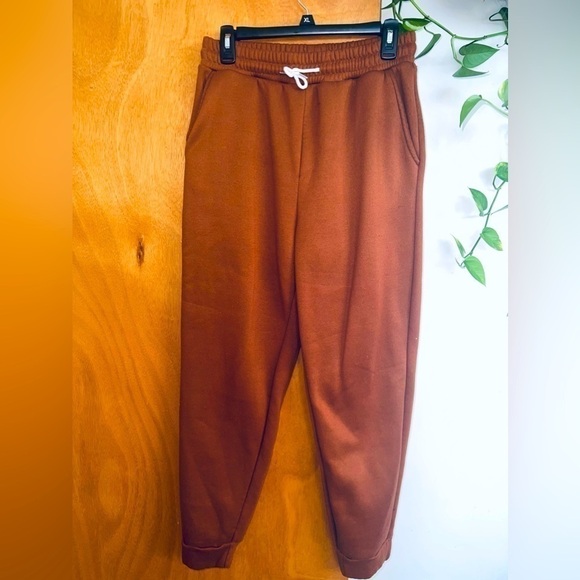 🤎THICK Comfy Sweat Pants 🤎​​​​​​​​​​​ - Picture 1 of 1